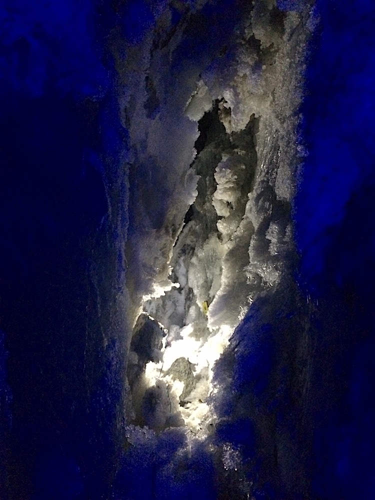 Der Natur Eis Palast im Hintertuxer Gletscher • Bootstour im ewigen Eis